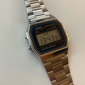 Casio watch (silver)